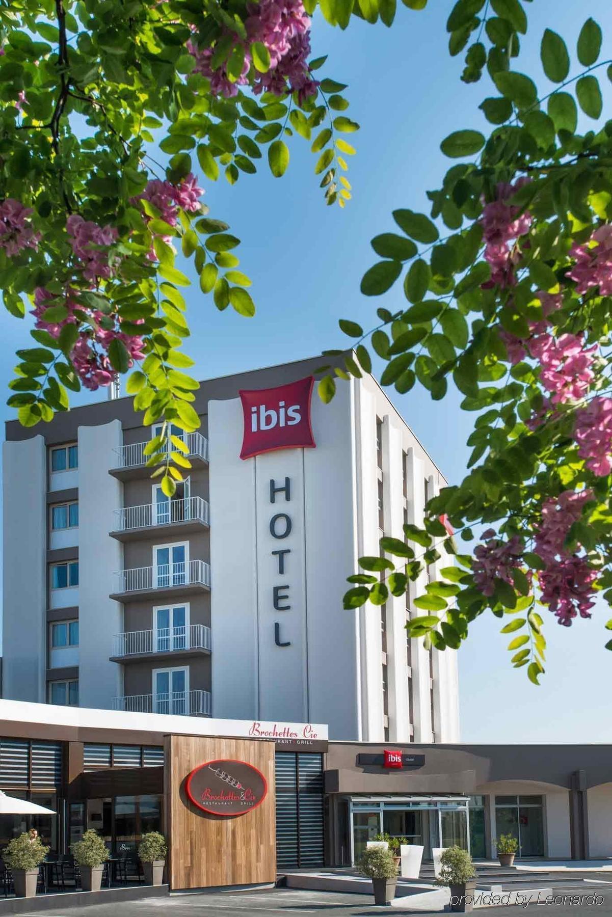 Ibis Cholet Hotel Buitenkant foto